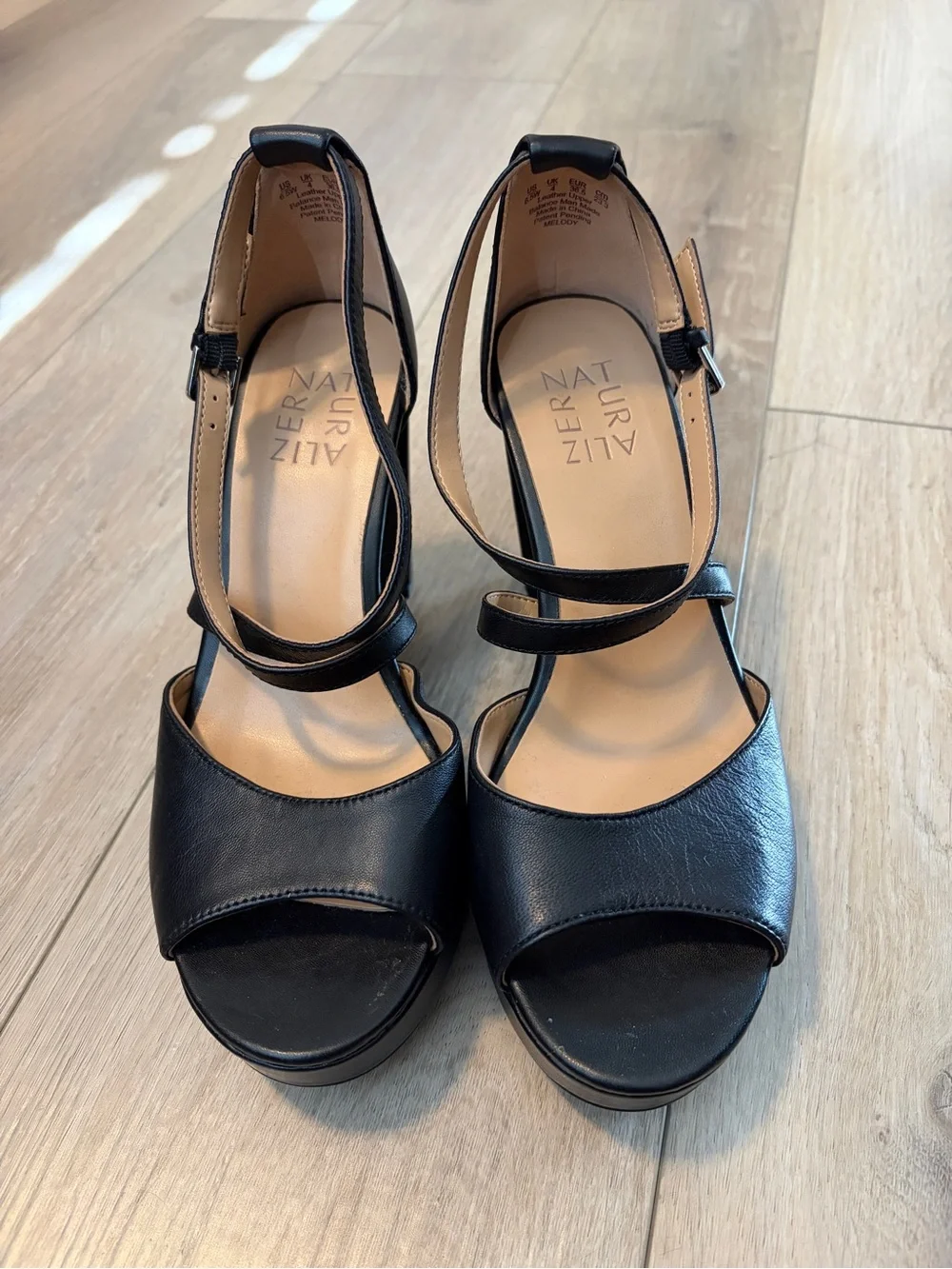 Naturalizer Mallory Black Strappy Platform Heel Sandal Size 7W